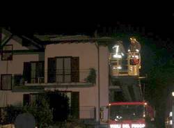 incendio tetto crugnola mornago 29-11-2010 pompieri