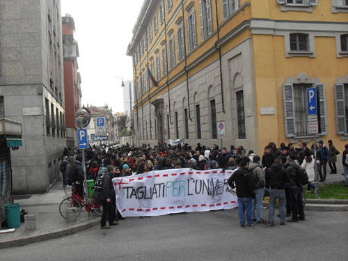 manifestazione milano protesta studenti 2010 30 novembre 