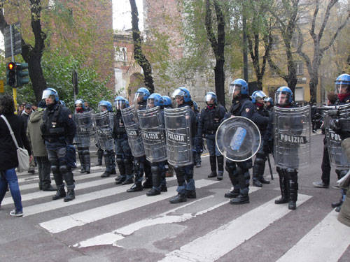 manifestazione milano protesta studenti 2010 30 novembre