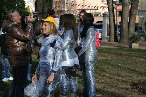 ragazzi impacchettati tradate