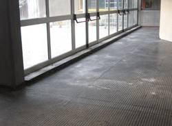 scuola media vidoletti varese infiltrazioni buchi soffitto