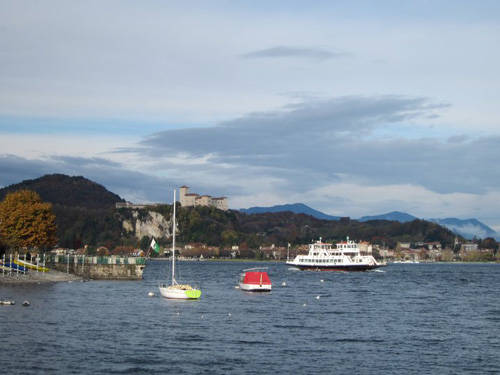 Verso la rocca d'Angera