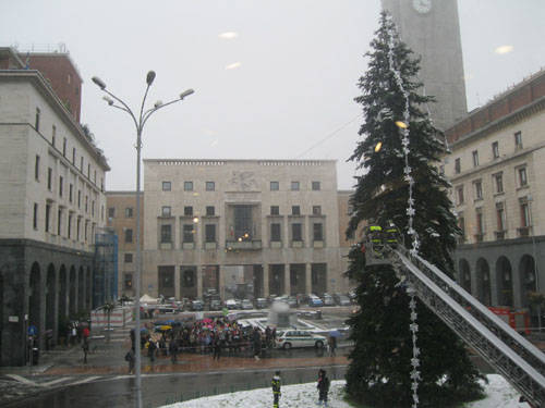 albero del sorriso piazza monte grappa dicembre 2010