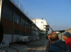 caronno pertusella incendio