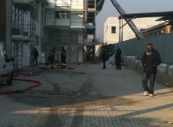 caronno pertusella incendio