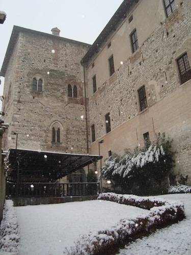 neve angera 6  dicembre 2010