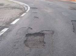 via piombina busto arsizio sacconago buche strade 28-12-2010