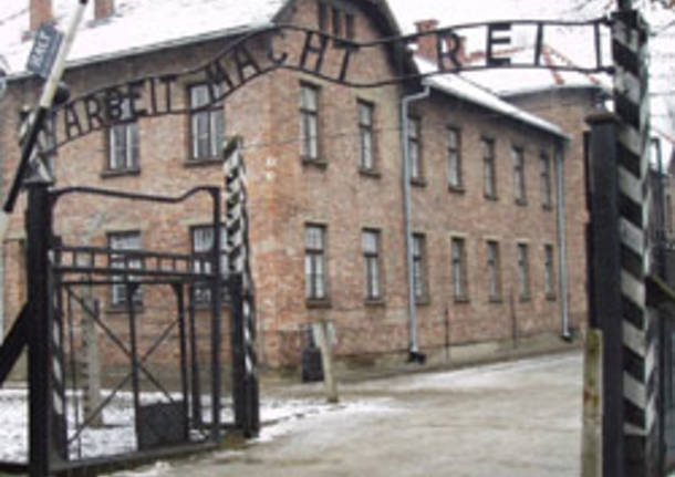 Auschwitz apertura