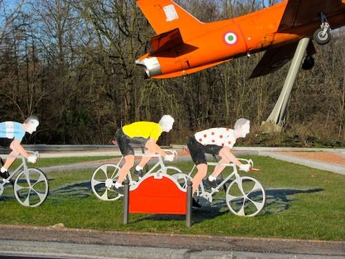 ciclisti padani rotonda buguggiate