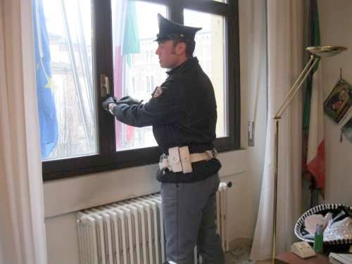 legnano furti abitazione polizia 10-1-2011