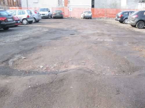 parcheggi sterrati busto arsizio 24-1-2011 buche fango