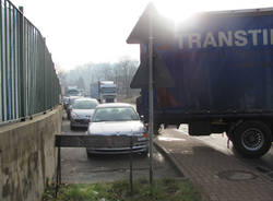 camion autoarticolato traffico gornate olona