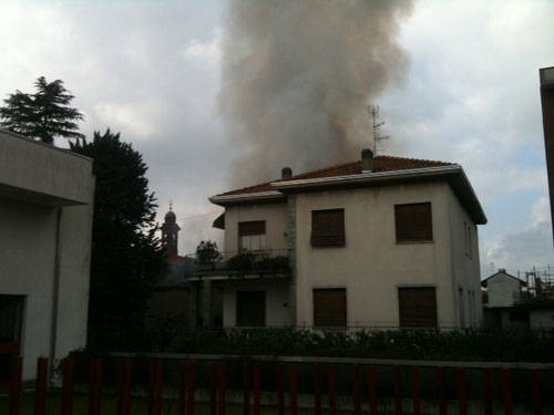 samarate petardi fuochi artificio incendio