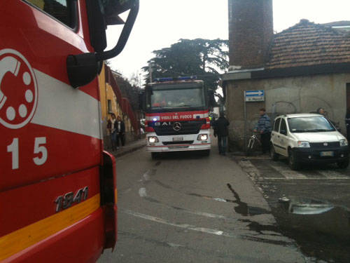 samarate petardi fuochi artificio incendio