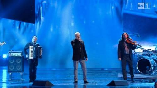 sanremo 2011 terza serata davide van de sfroos