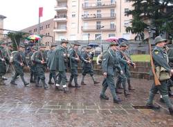 alza bandiera in piazza repubblica 2011