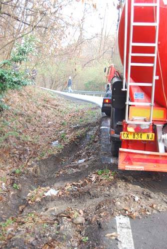 camion incastrato castronno caidate