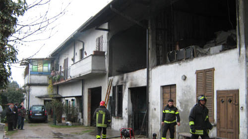 incendio cairate 