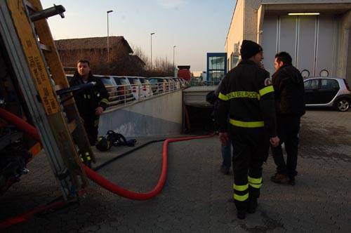 incendio concessionario emmevi busto arsizio marzo 2011