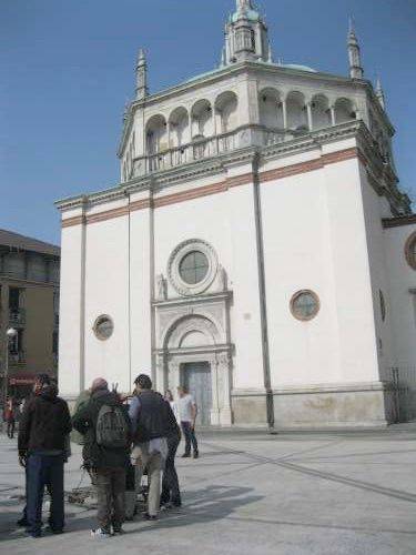 riprese cortometraggio un supereroe in affido piazza santa maria busto arsizio 10-3-2011