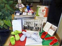 vetrine tricolore al negozietto