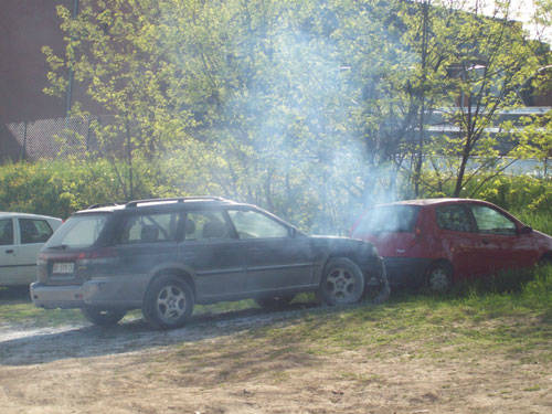 auto in fiamme morosolo