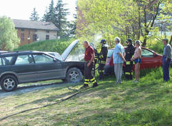 auto in fiamme morosolo