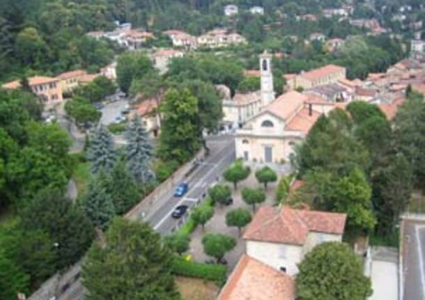 luvinate dall'alto strada chiesa comune