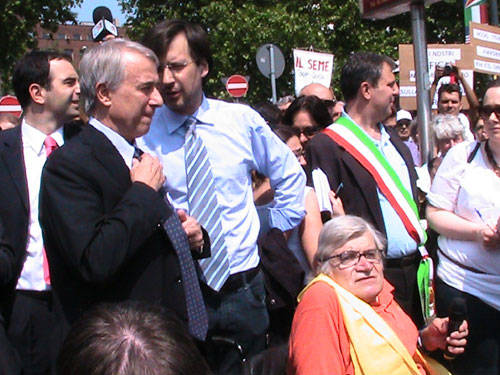 disabili manifestazione pisapia moratti