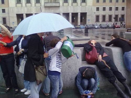 flash mob acqua pubblica piazza monte grappa