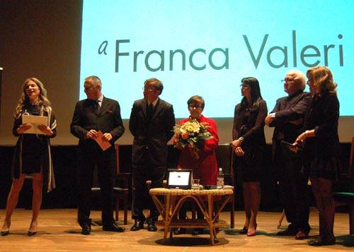 franca valeri premio chiara luino teatro sociale 