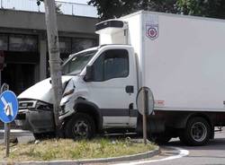 incidente camion busto arsizio