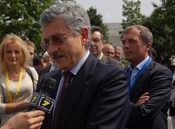 massimo d'alema busto arsizio carlo stelluti nupigeco maggio 2011