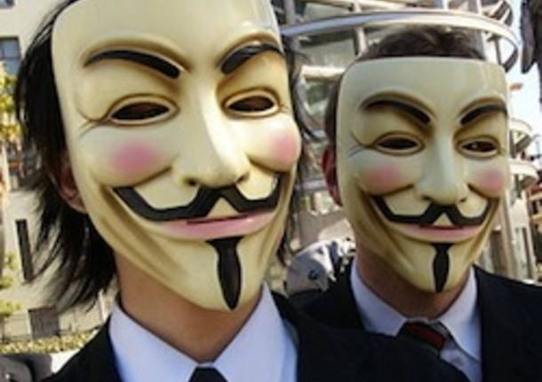 anonymous hacker arrestati italia