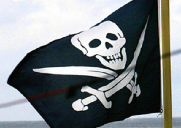 bandiera pirati jolly roger apertura