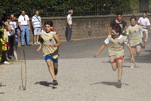 corsa cerchi palio dei castelli castiglione olona 2011