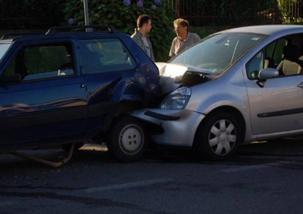 incidente castronno tamponamento luglio 2011