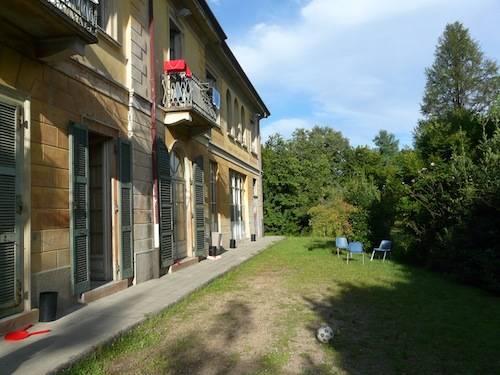 rifugiati gallarate villa calderara lavori