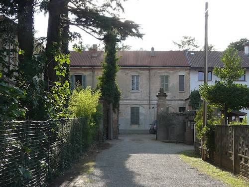 rifugiati gallarate villa calderara lavori