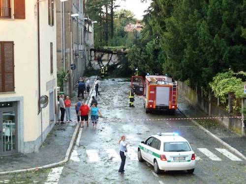 tempesta nubifragio su giubiano 2011