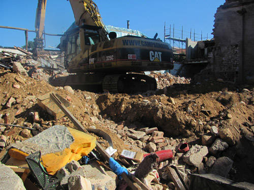 abbattimento tradate edificio agosto 2012