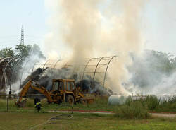 incendio fattoria paradiso busto arsizio