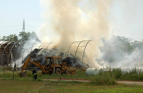 incendio fattoria paradiso busto arsizio