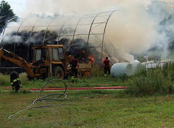 incendio fattoria paradiso busto arsizio