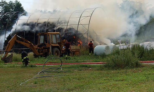 incendio fattoria paradiso busto arsizio