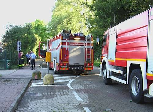 macchine incendiate protezione civile varese