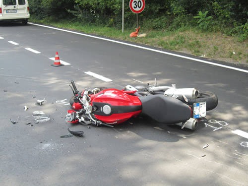 marnate incidente auto moto 1 agosto 2011