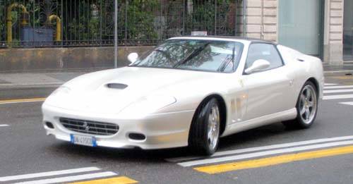 auto ferrari  del Ferrari Club di Travedona Monate settembre 2011