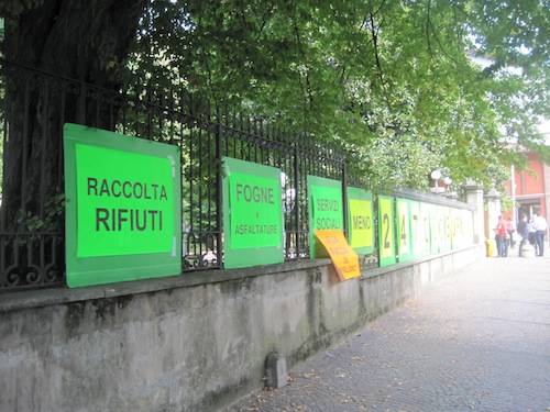 protesta sindaco villa bianchi induno olona