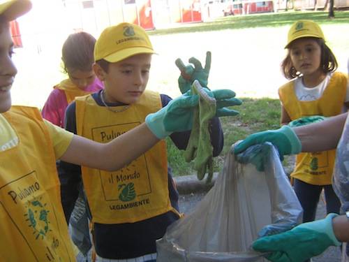 saronno puliamo il mondo 2011